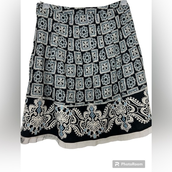 LOFT Dresses & Skirts - Ann Taylor LOFT  Womens Petite skirt multicolored